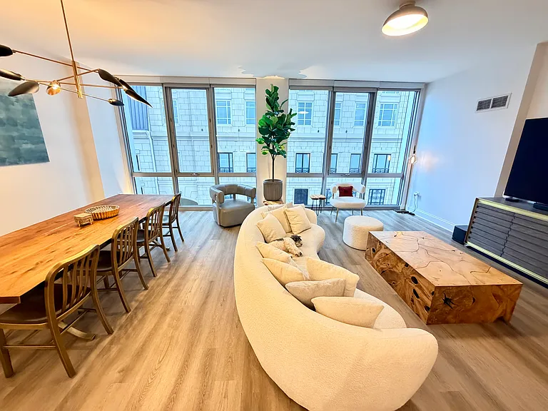 2.5 W Delaware Pl #4 — Photo 1