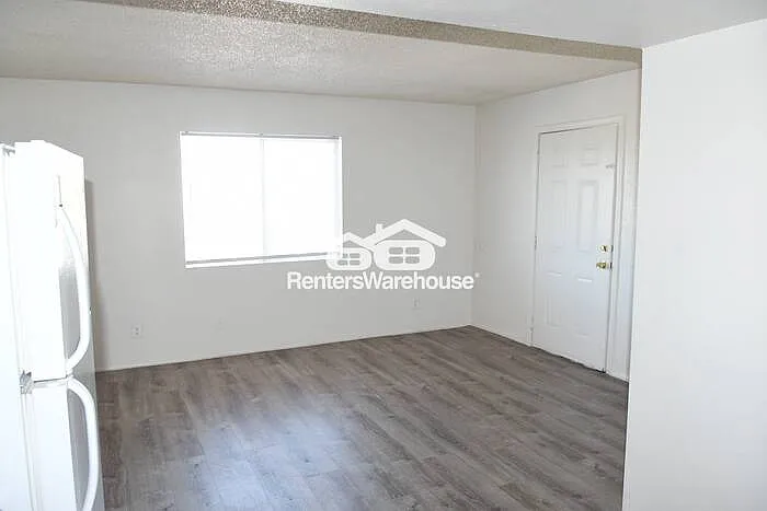 1733 E Cambridge Ave #204 — Photo 3