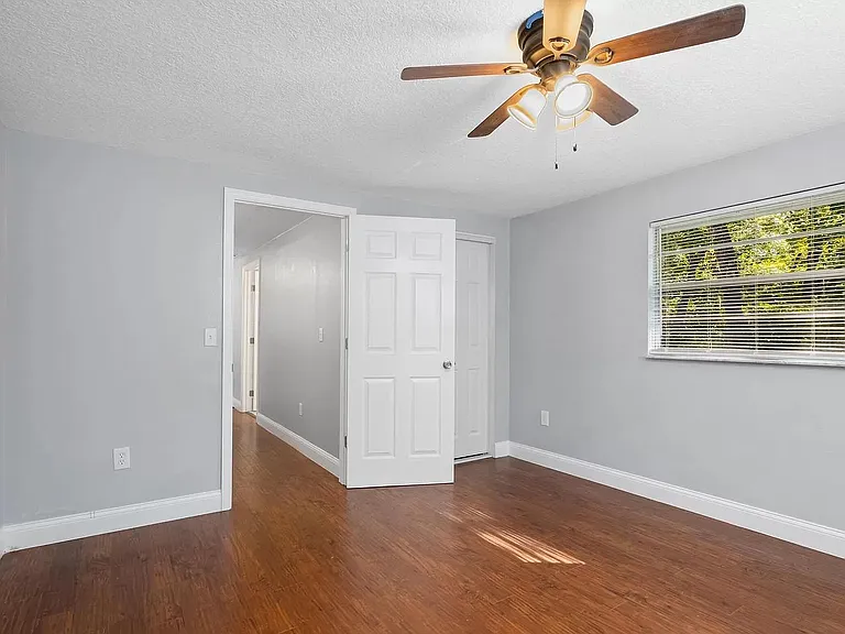 25027 Holden Dr — Photo 12