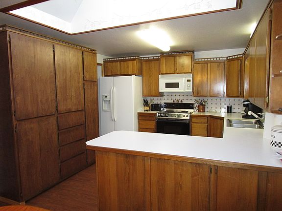 5th image of 26633 NE Richardson St