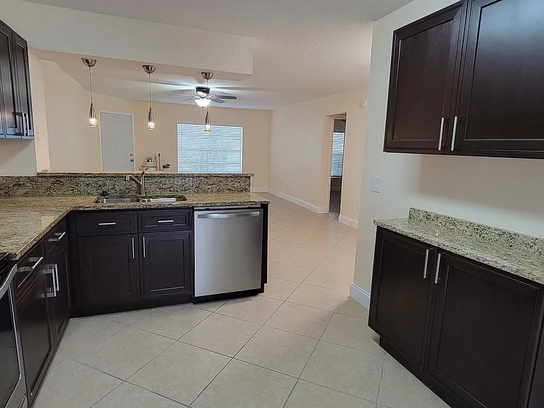 3651 N Goldenrod Rd #E105 — Photo 7