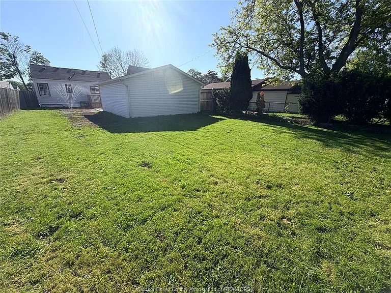 1651 Aubin Rd — Photo 18