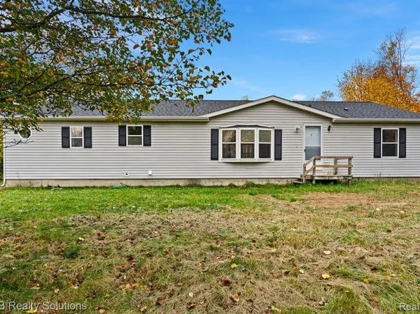 4039 Jefferson Rd, North Branch, MI 48461