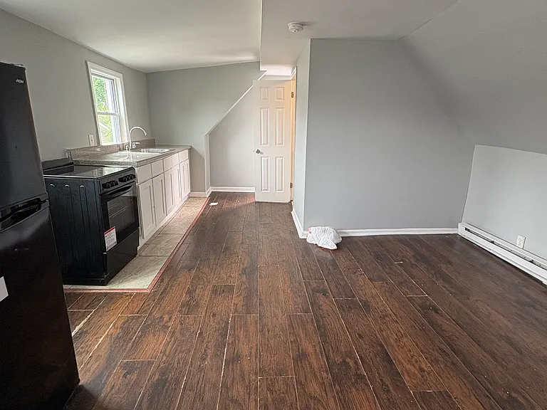 402 S 8th St #3 — Photo 2