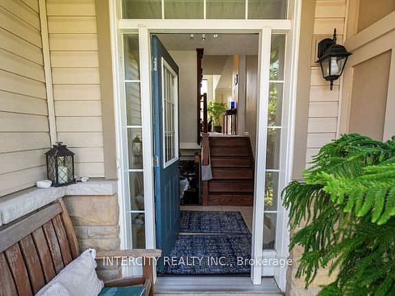 3rd image of 32 Waterview Rd