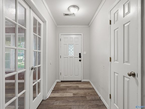 5th image of 137 Steele Dr