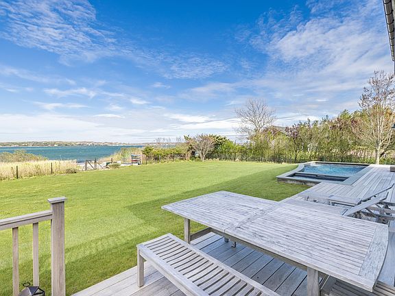 5th image of 256 W Lake Dr