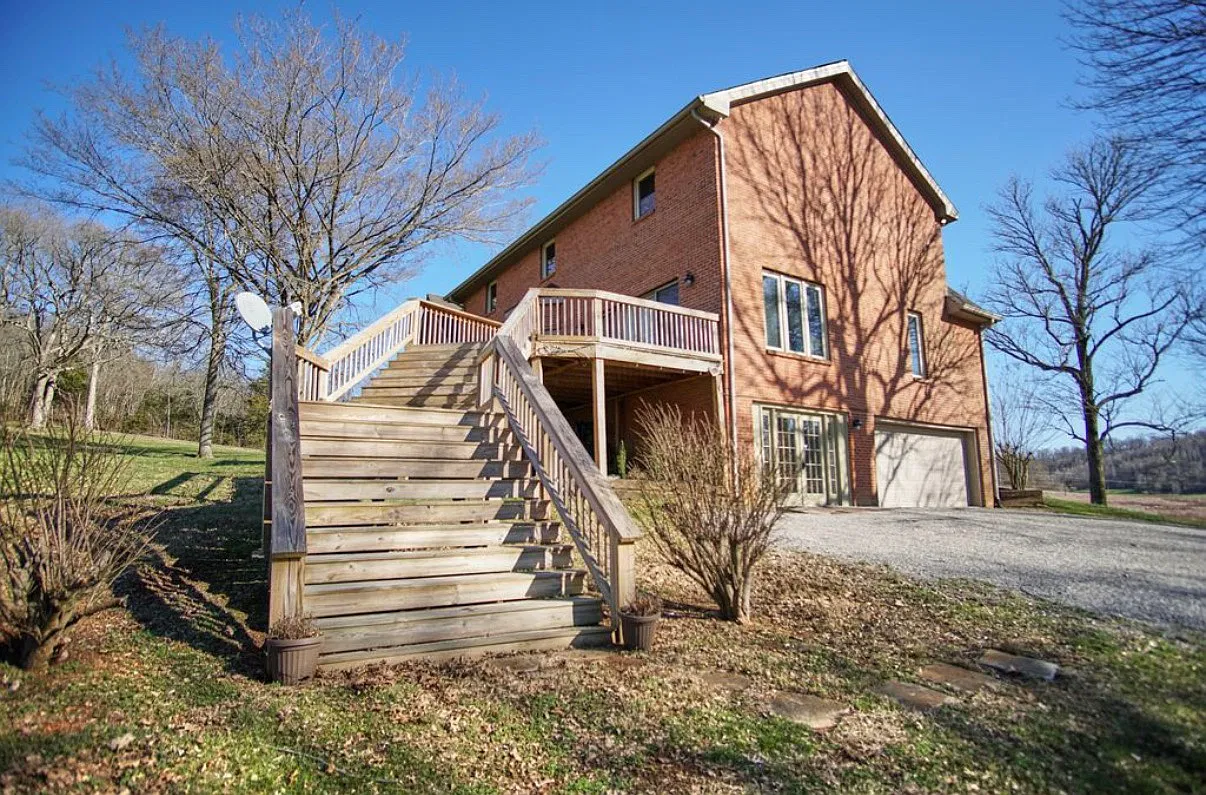 4 bed, 3.5 bath, 3500 sqft, $3,800 — Photo 3