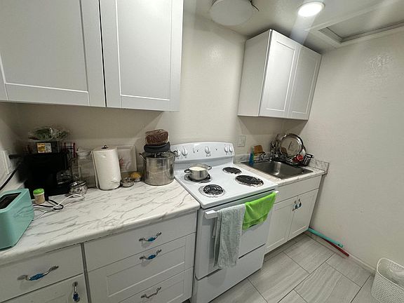 4th image of 3282 Maple Leaf Ct #C