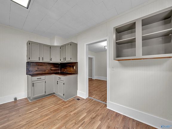 4th image of 346 School St