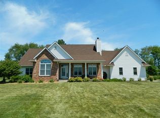 1705 E Woodbine Dr, Valparaiso, IN 46383