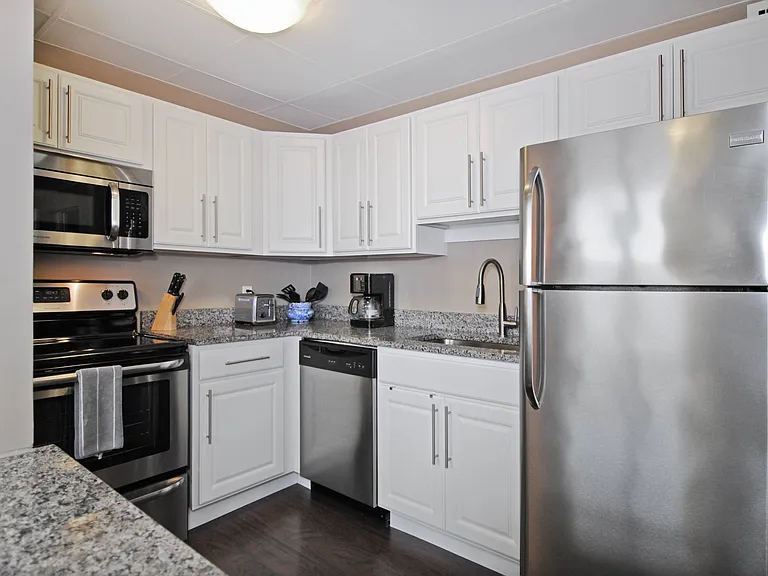 Bancroft Luxury Apartments — Photo 6