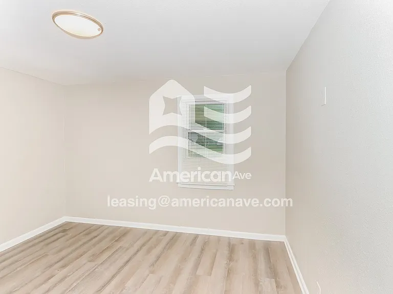 1765151_009_wm_-_bedroom_13186783.jpg