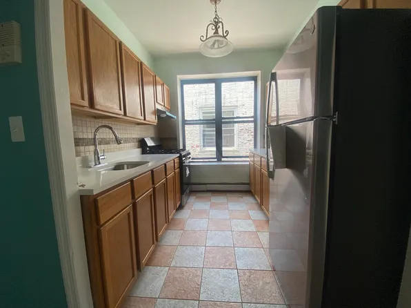 2021 76th Street 2R image 3 of 11