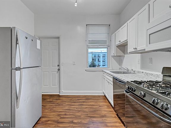 5th image of 3027 Walbrook Ave