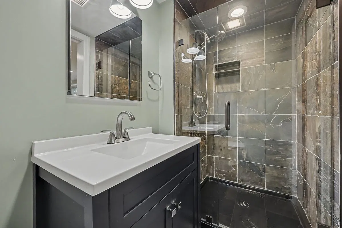 Studio, 1.0 bath, 260 sqft, $1,850 — Photo 3