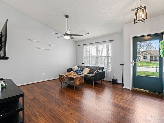 4th image of 2875 Greystoke Dr