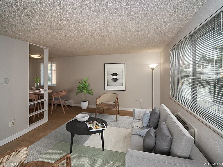 805 Dahlia — Photo 22