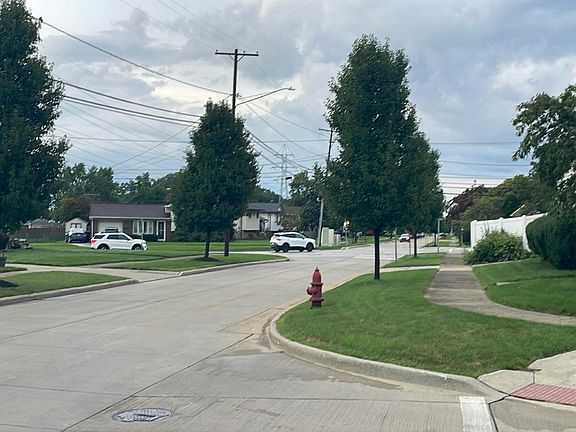 4th image of 6126 Middlebrook Blvd