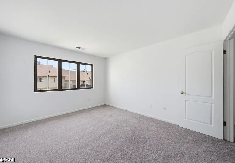 11 Deer Hill Ct — Photo 22