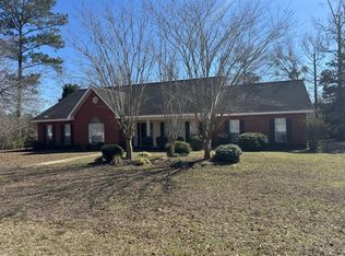 210 Shadow Woods Ln, Ozark, AL 36360