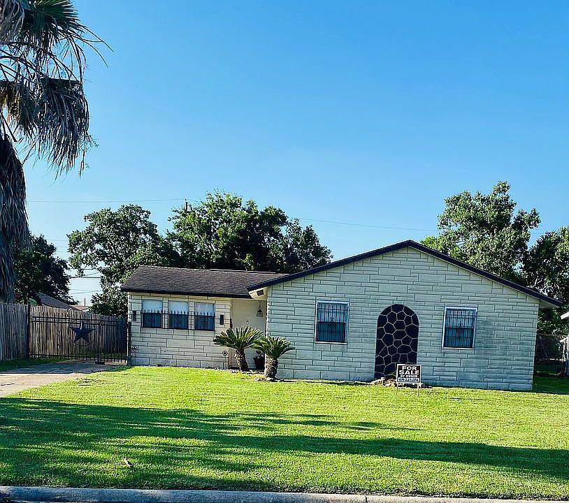 1st image of 2257 Robinhood Dr