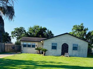 2257 Robinhood Dr, Port Arthur, TX 77640