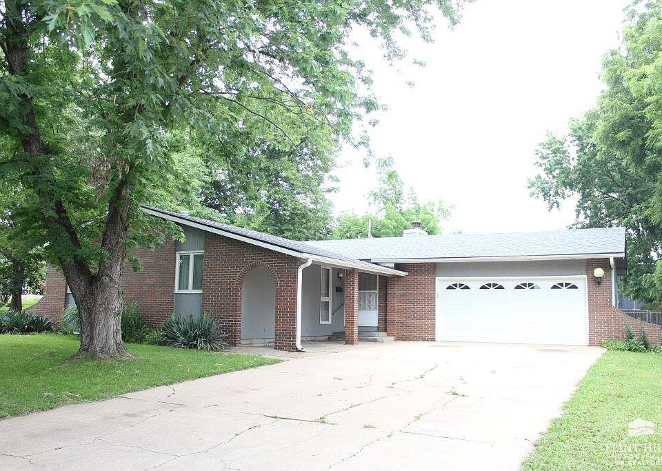 1st image of 2904 Wayne Dr