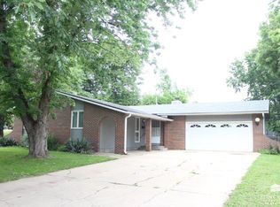 2904 Wayne Dr, Manhattan, KS 66502
