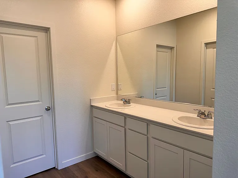 1019 Brierwood Ln — Photo 9