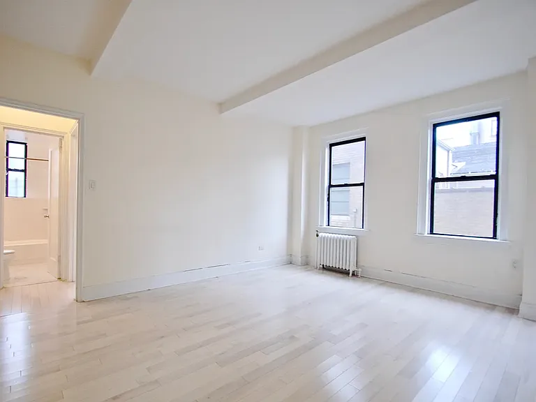 639 W 173rd St #4B — Photo 3