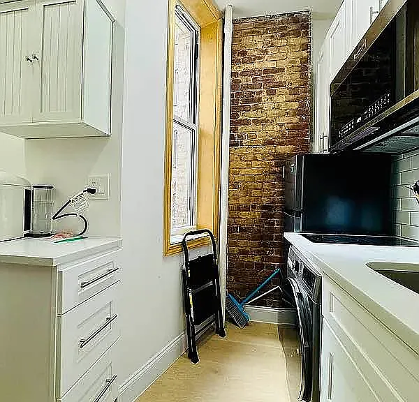13 Saint Marks Pl #3R — Photo 8