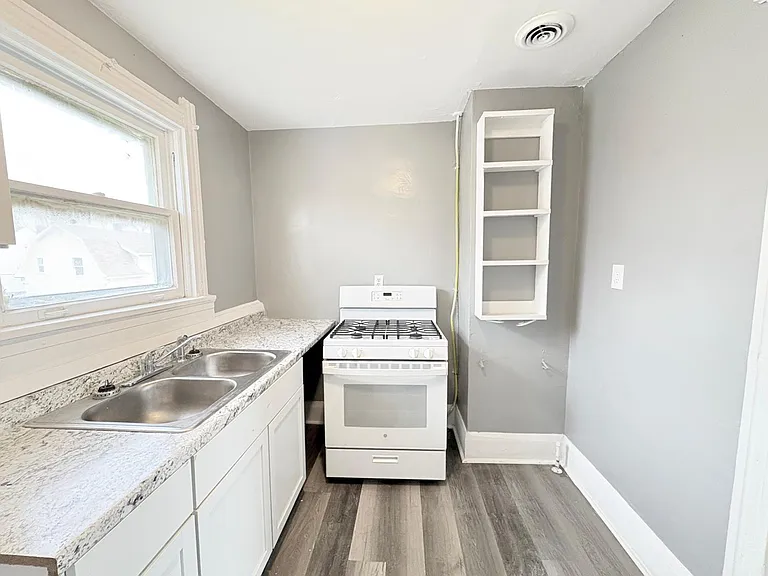 649 Willard St #2 — Photo 9