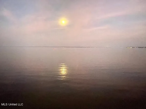 63 Breakers Ln, Ridgeland, MS 39157