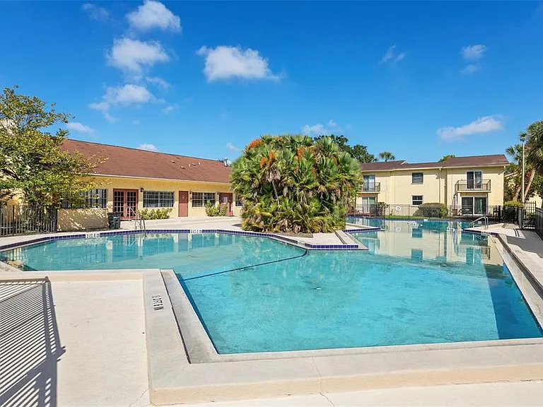 7501 Dolonita Dr #7501 — Photo 25