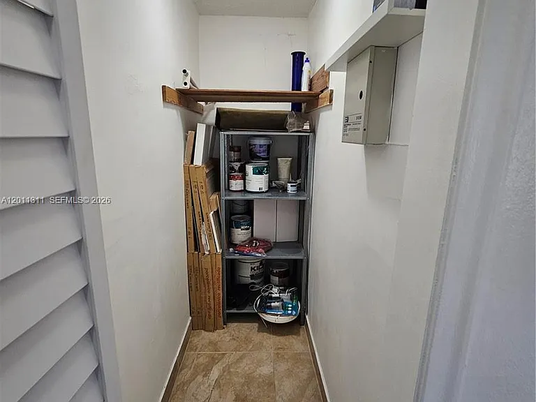 1912 SW 17th Ave #11 — Photo 11
