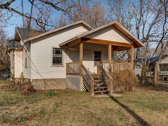 4th image of 2829 N Grant Avenue