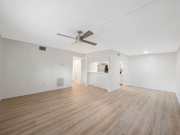5th image of 3111 W Horatio St APT 101