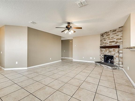 4th image of 1508 Flagstone Ln
