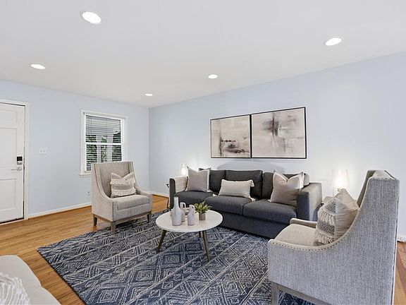 3rd image of 1502 Bubbling Creek Rd NE