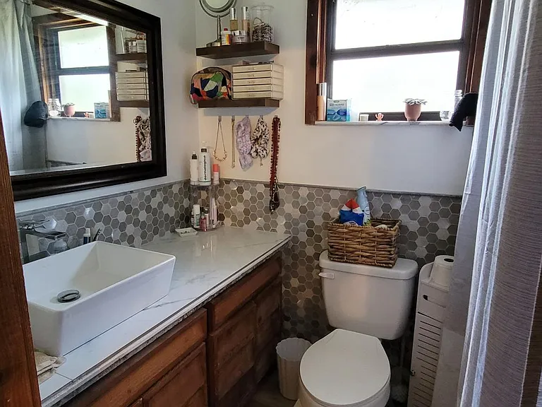 1125 N Canal Blvd — Photo 8