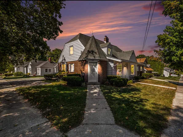 191 E Division St, Rockford, MI 49341