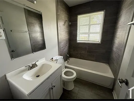 3285 Ashland St — Photo 5