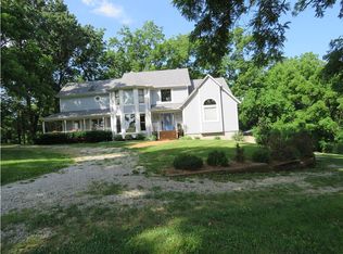 13921 166th St, Bonner Springs, KS 66012