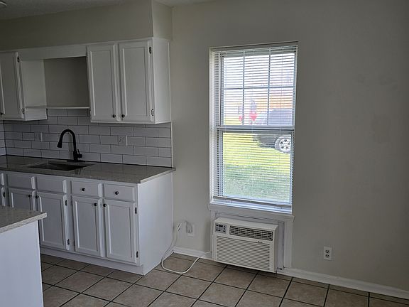 4th image of 1602 E Kansas City Rd APT 1