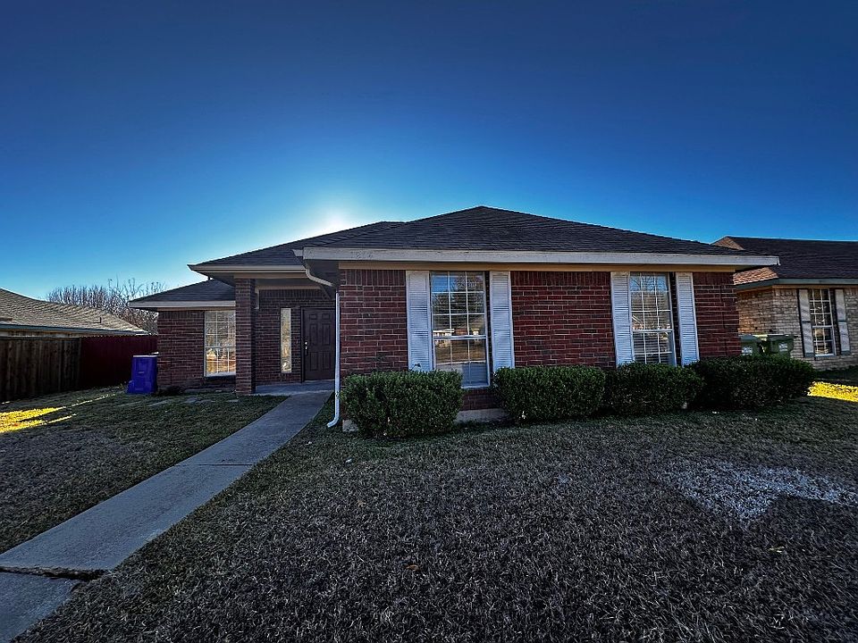 1st image of 1214 Riverview Ln