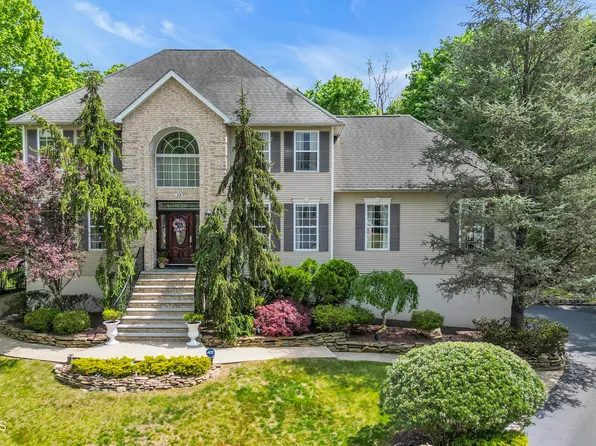33 Hamilton Hill Road, Lincroft, NJ 07738