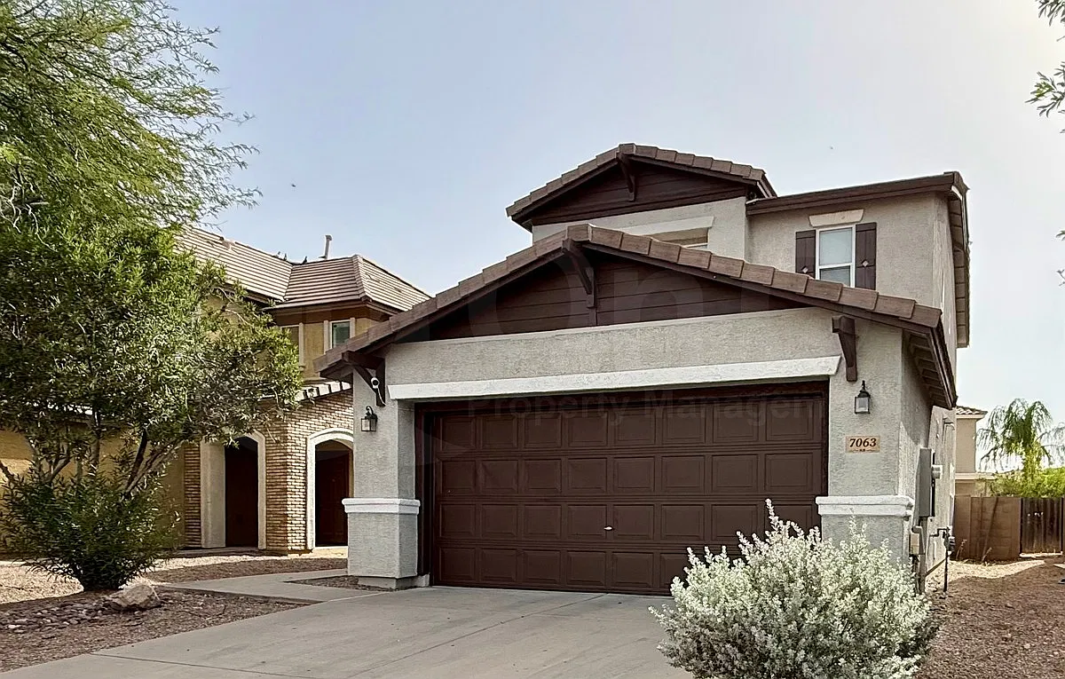 3 bed, 2.0 bath, 1627 sqft, $1,850 — Photo 2