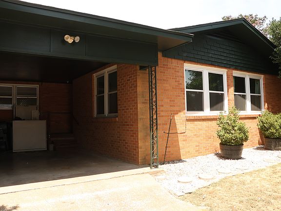 2nd image of 2705 Sunset St