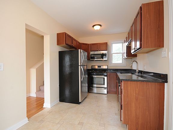 3rd image of 3331 N Osage Ave